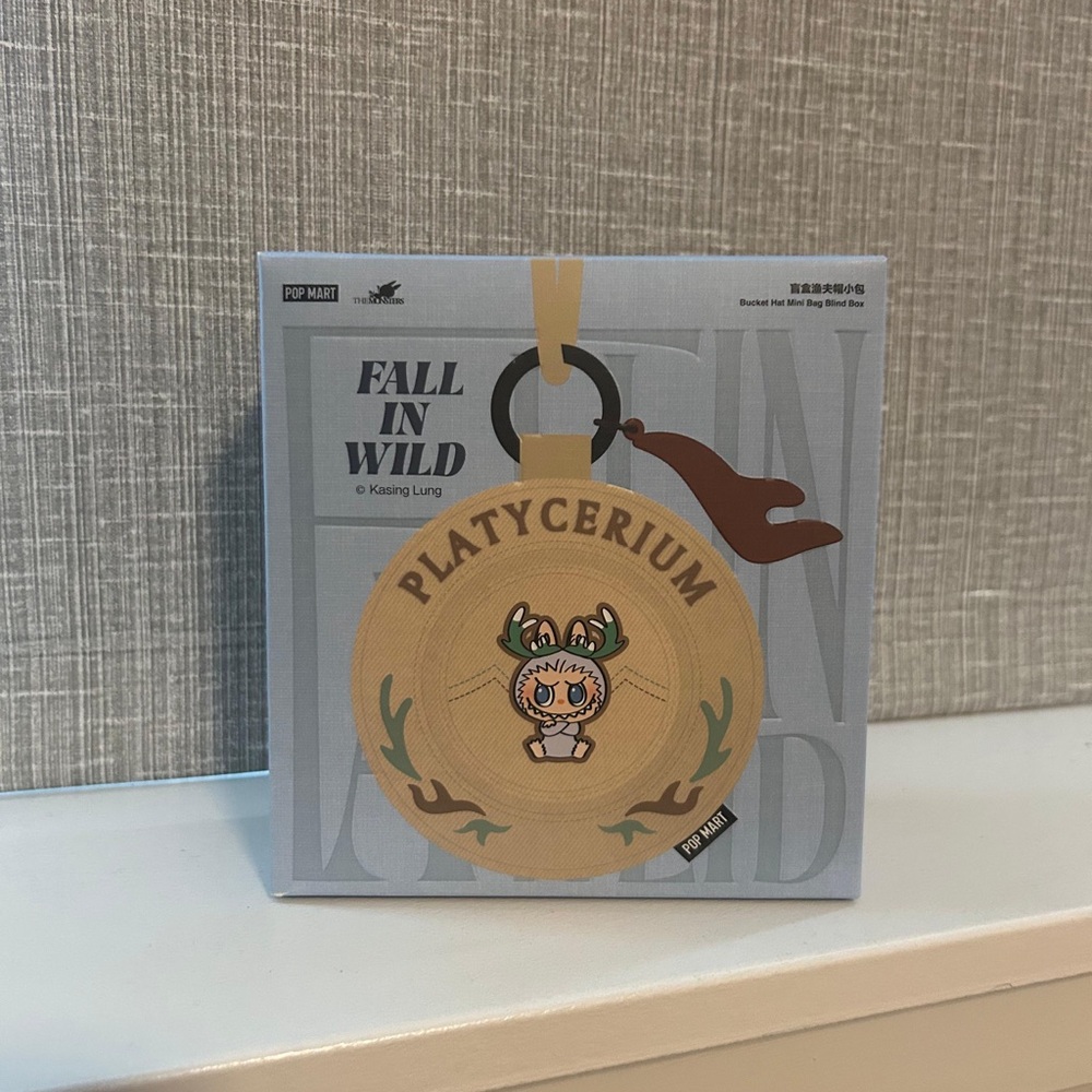 THE MONSTERS Fall in Wild Bucket Hat Mini Bag Pop Mart